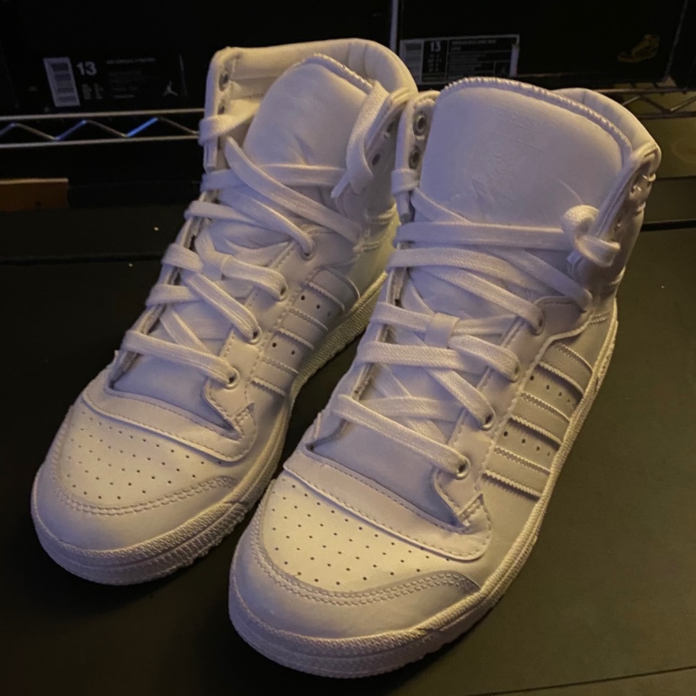 Adidas White Top 10 High Big Kids Size 5.5 NO BOX